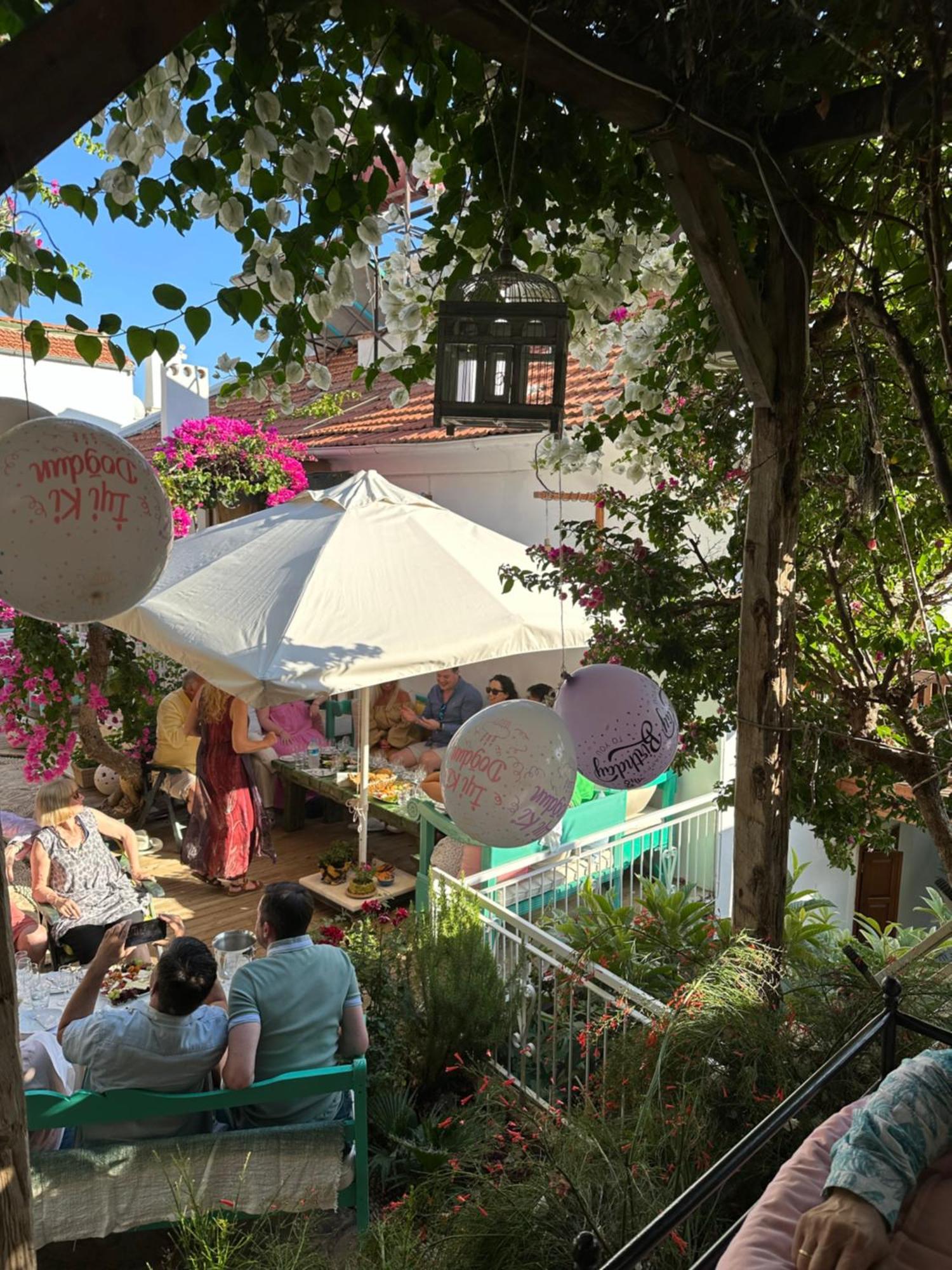 The White House Kalkan Luaran gambar